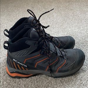 Scarpa Mid GTX hiking boots, size 10.5
